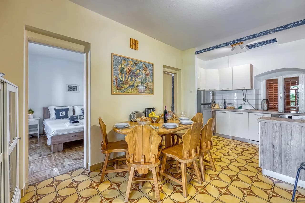 Old Bay Leave Town Apartment photo 5