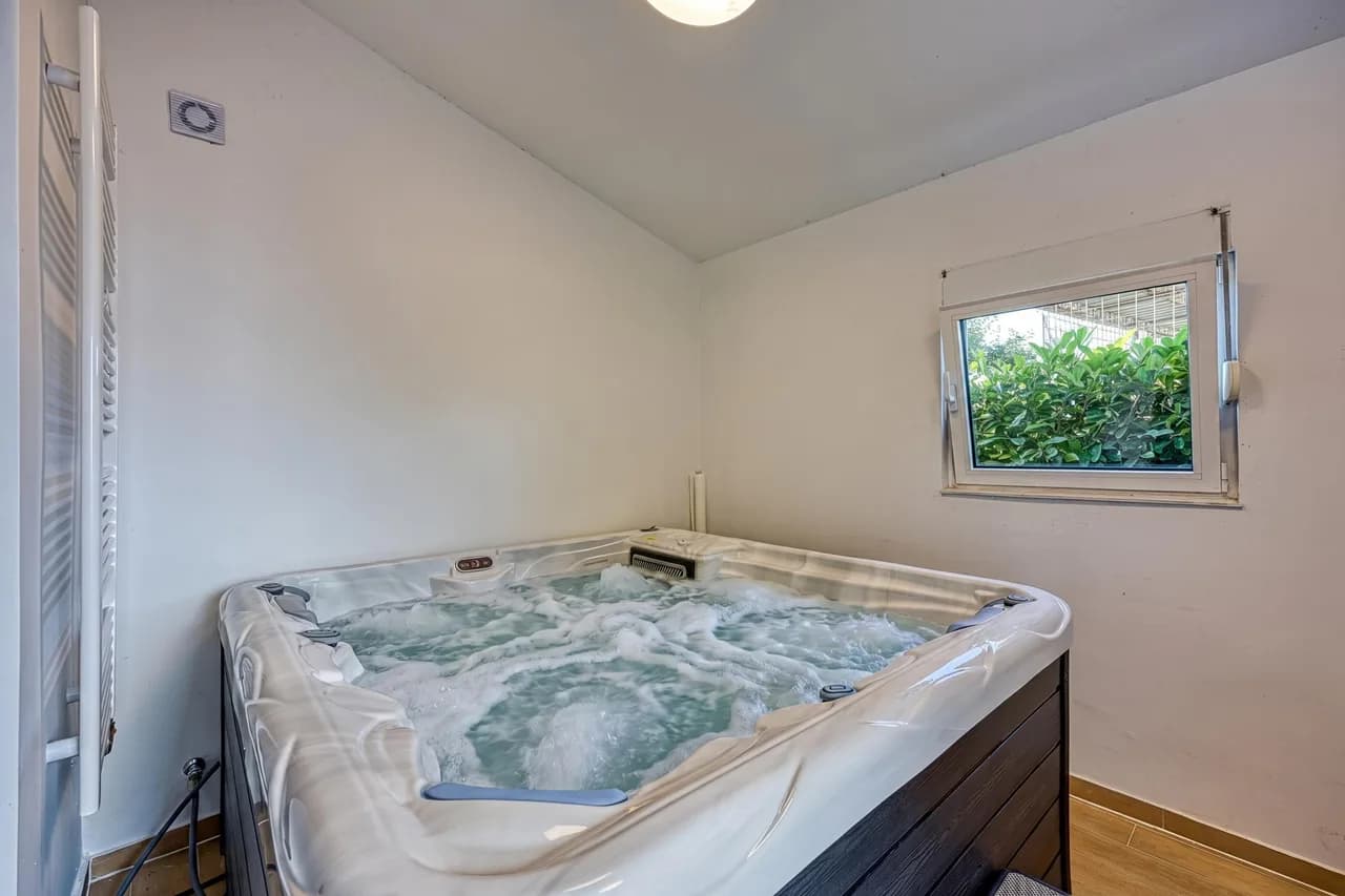 Hedonia Estate /w Sauna and Jacuzzi Near Varaždin photo 4