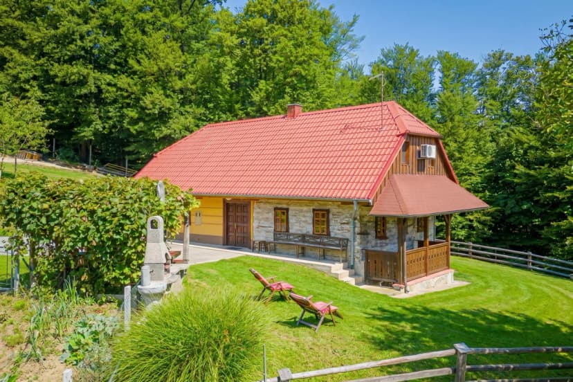 Kunstek Farmhouse w/ Private Sauna
