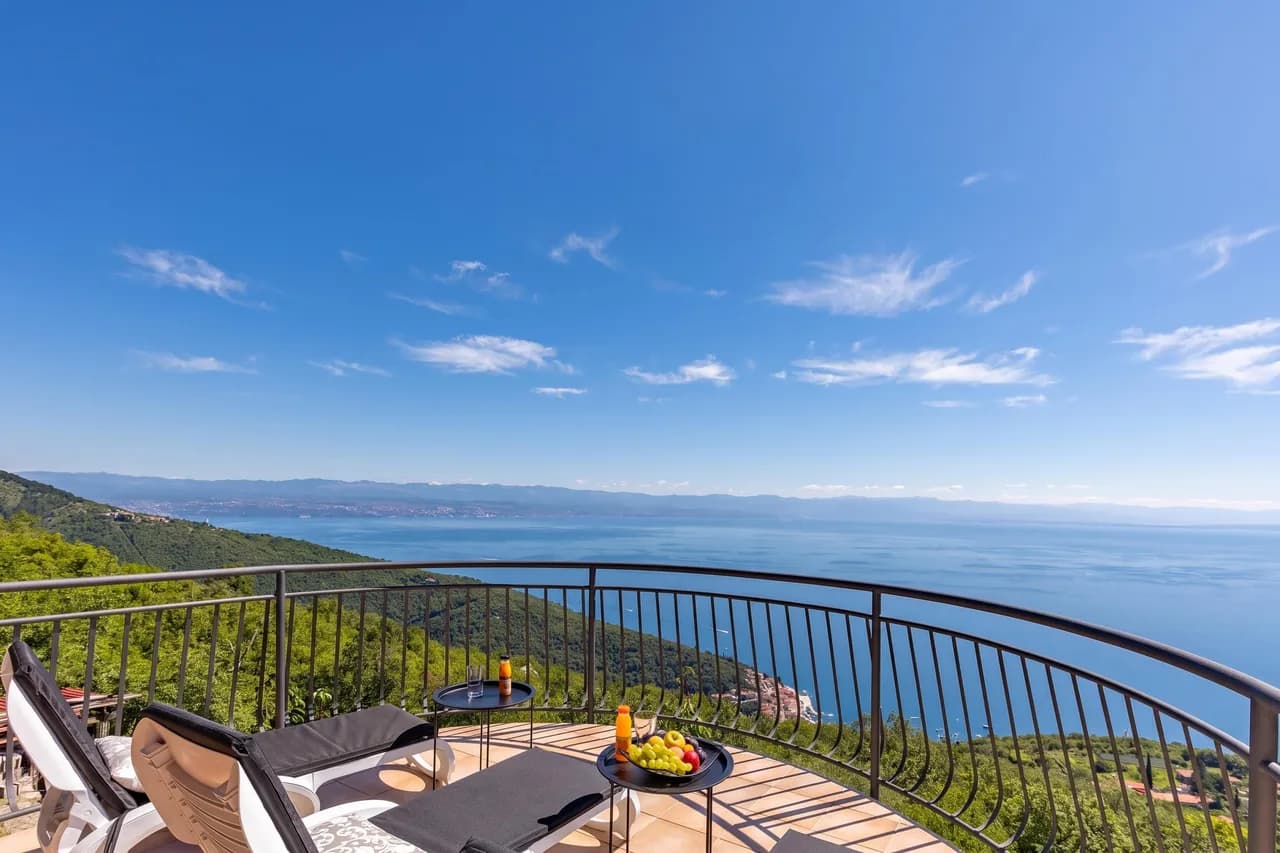 Mystic Place Suite with Jacuzzi and Sea View photo 2