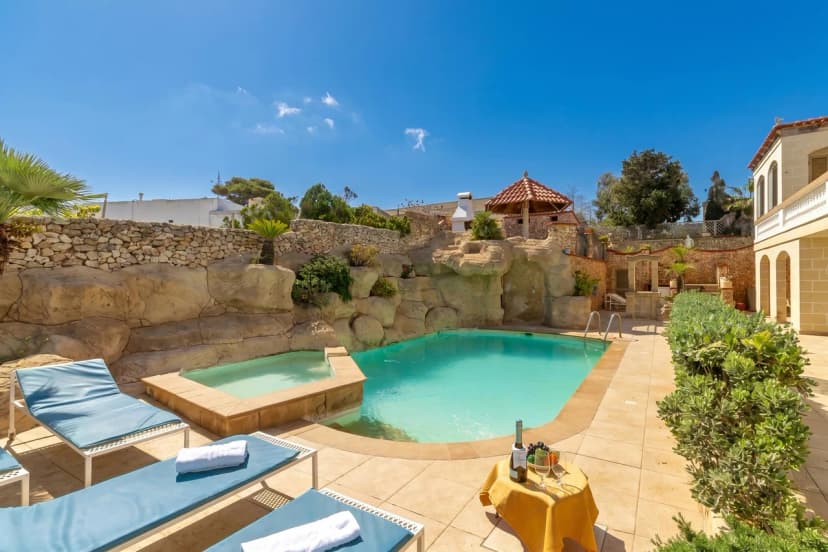 Villa & Pool 4 Mellieħa Bay Retreat