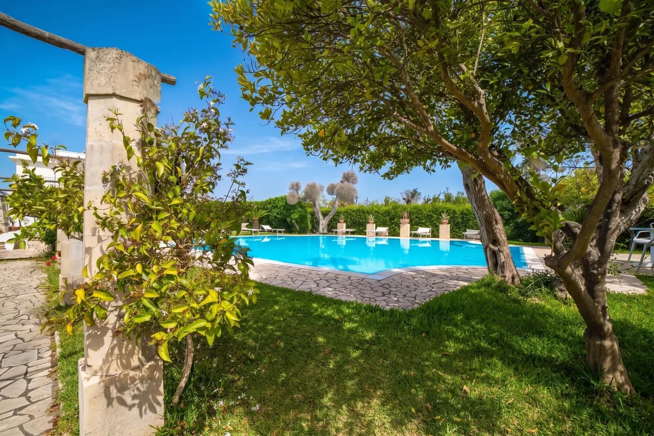 Villa Lisa with huge Pool and Garden photo 2