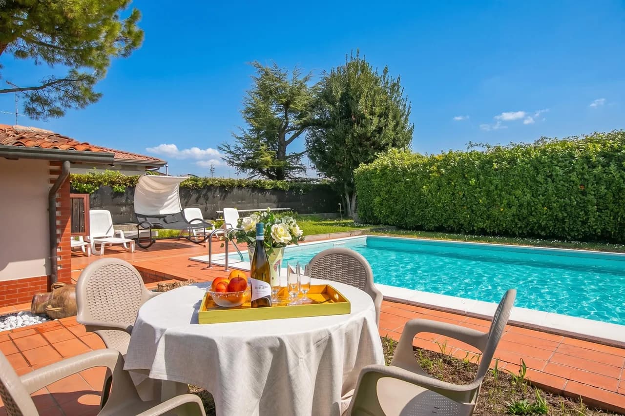 Villa Oasi con Piscina Privada BBQ y Jardín cerca de Sirmione, foto 2