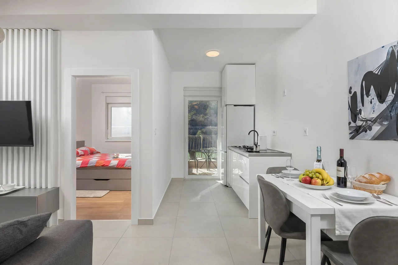 Meerblick-Balkon-Apartment in der Grünen Zone, Foto 2