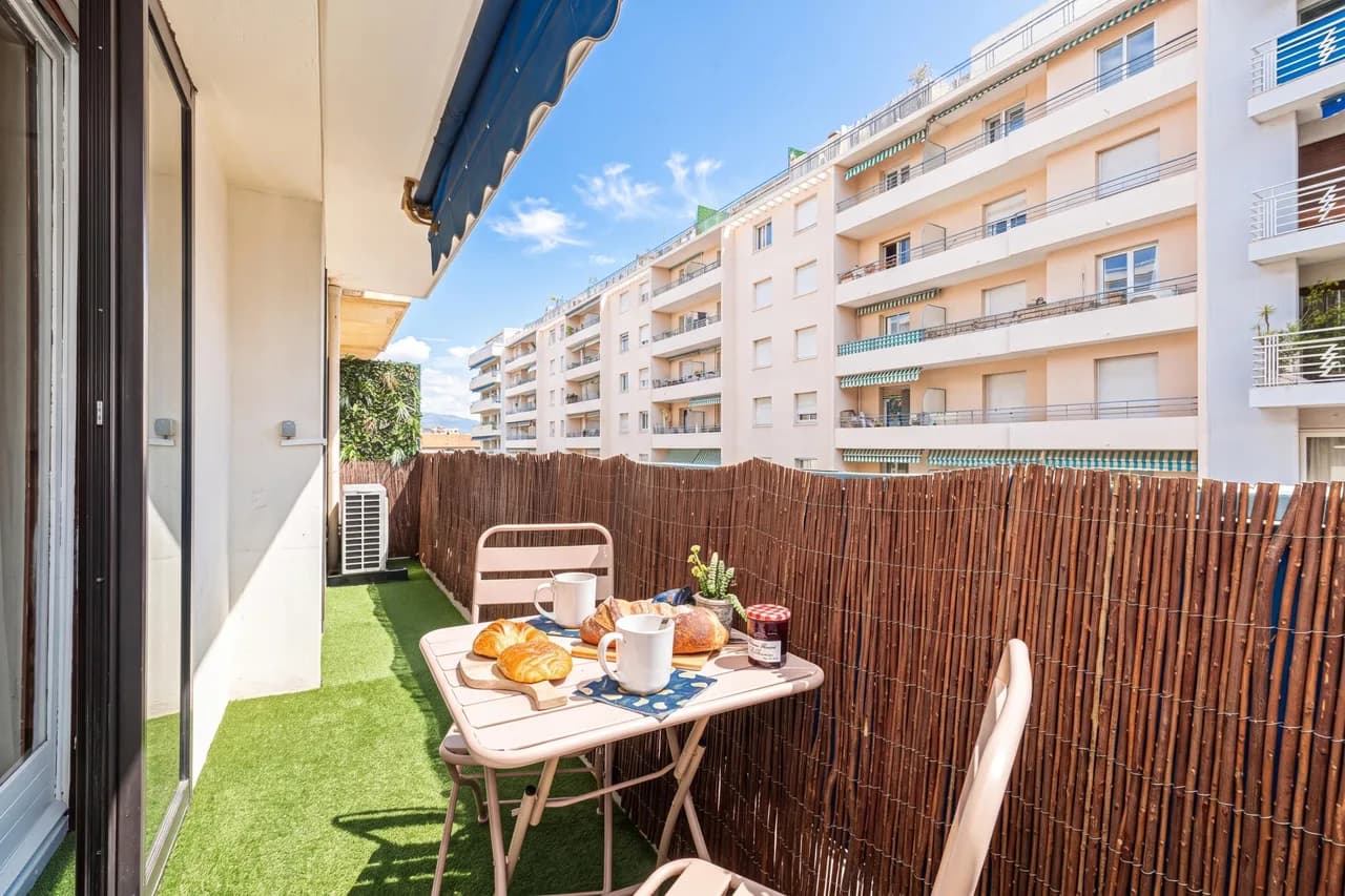 2 Bedrooms Antibes Center, Balcony photo 2