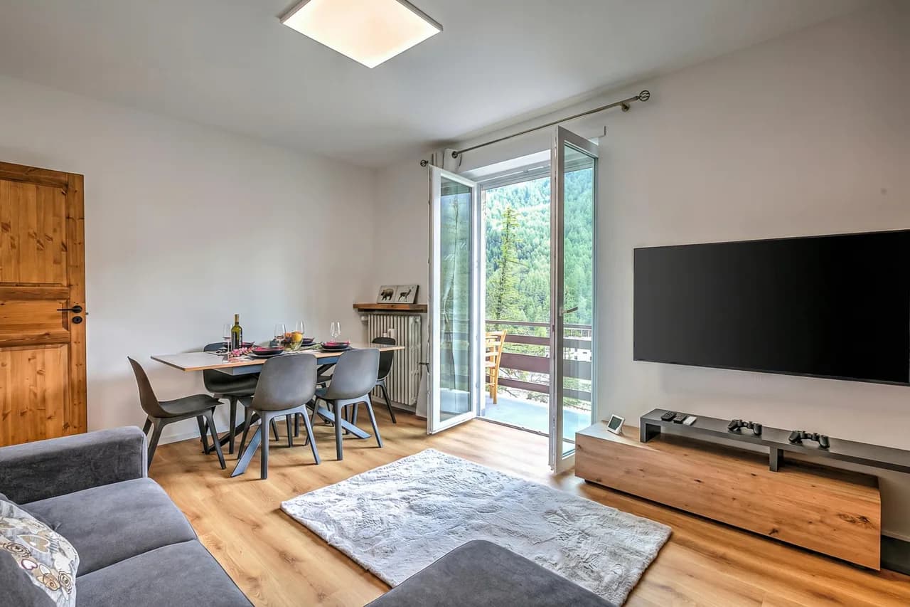 Starkeeper Apartment Ski Base with Balcony Views photo 2