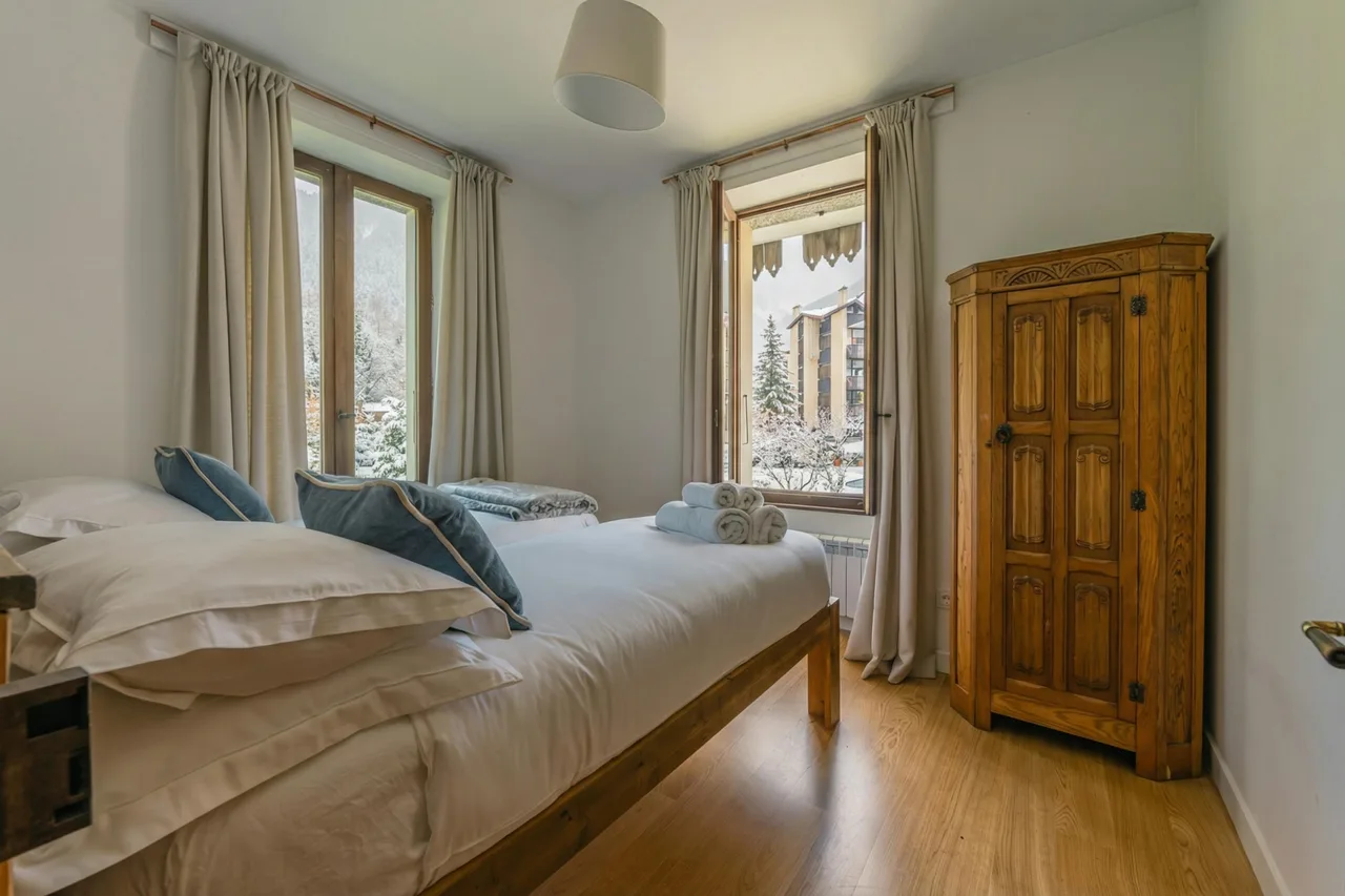 Chalet Whitmoore Argentière - Walk to Grands Montets Sleeps 7 photo 4