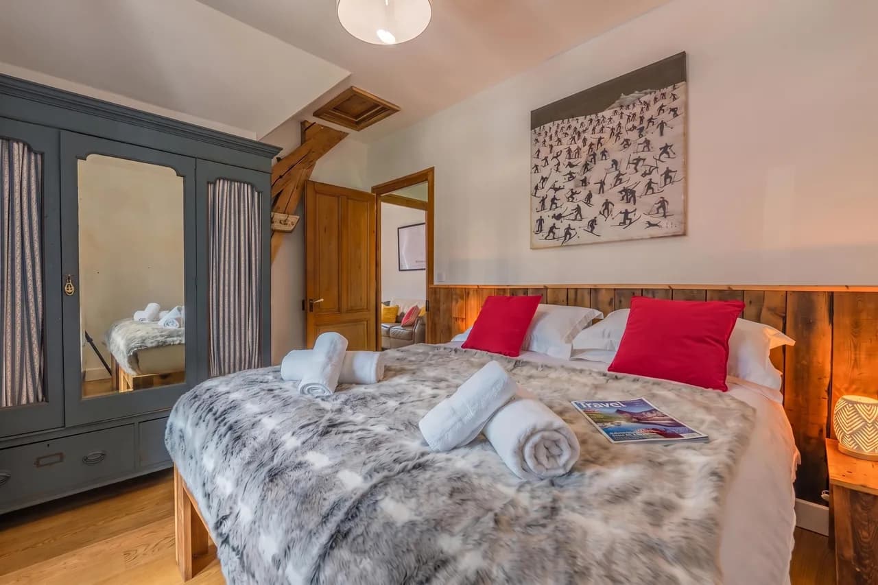 Chalet Whitmoore Argentière - Walk to Grands Montets Sleeps 7 photo 5