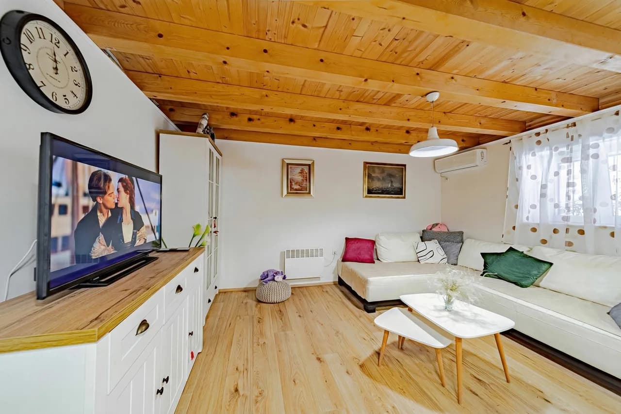 Private Pool Vacation Home in Ljubitovica, foto 4