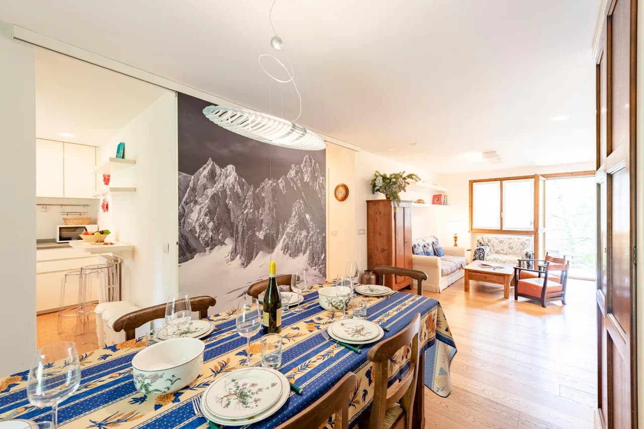 Charming Mountain-View Apartment in Courmayeur photo 2