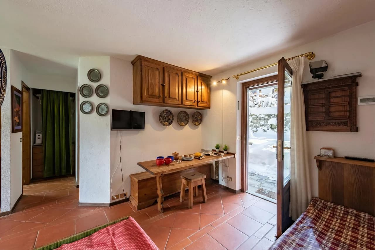 Cozy Apartment with Garden in Courmayeur photo 2