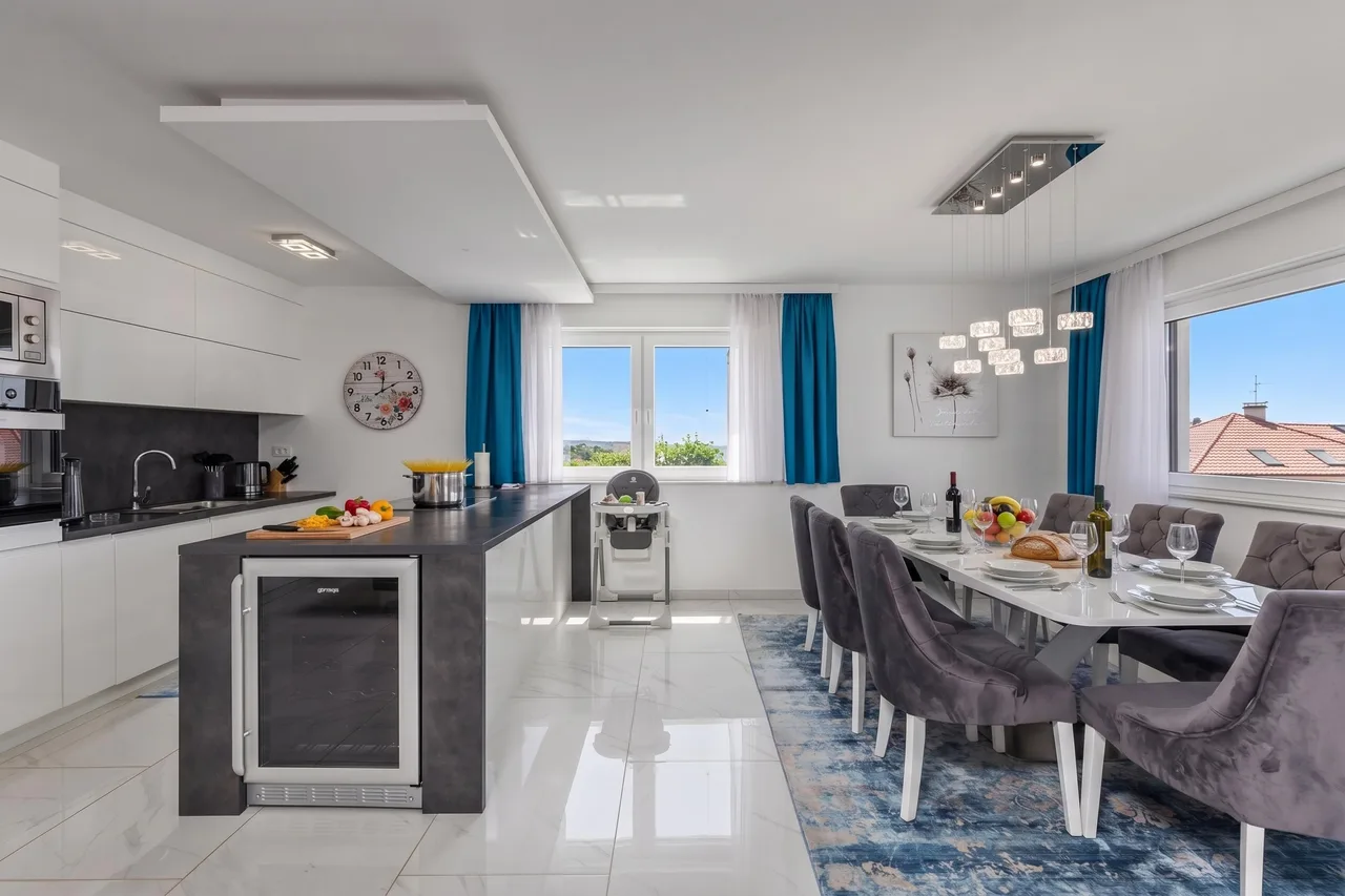 Luxury Pool Apartment With Sea View photo 4