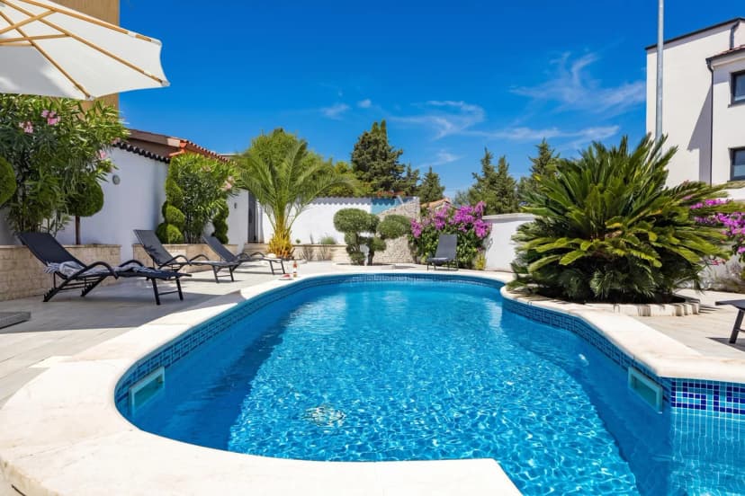 Villa Bianco Nero with Pool