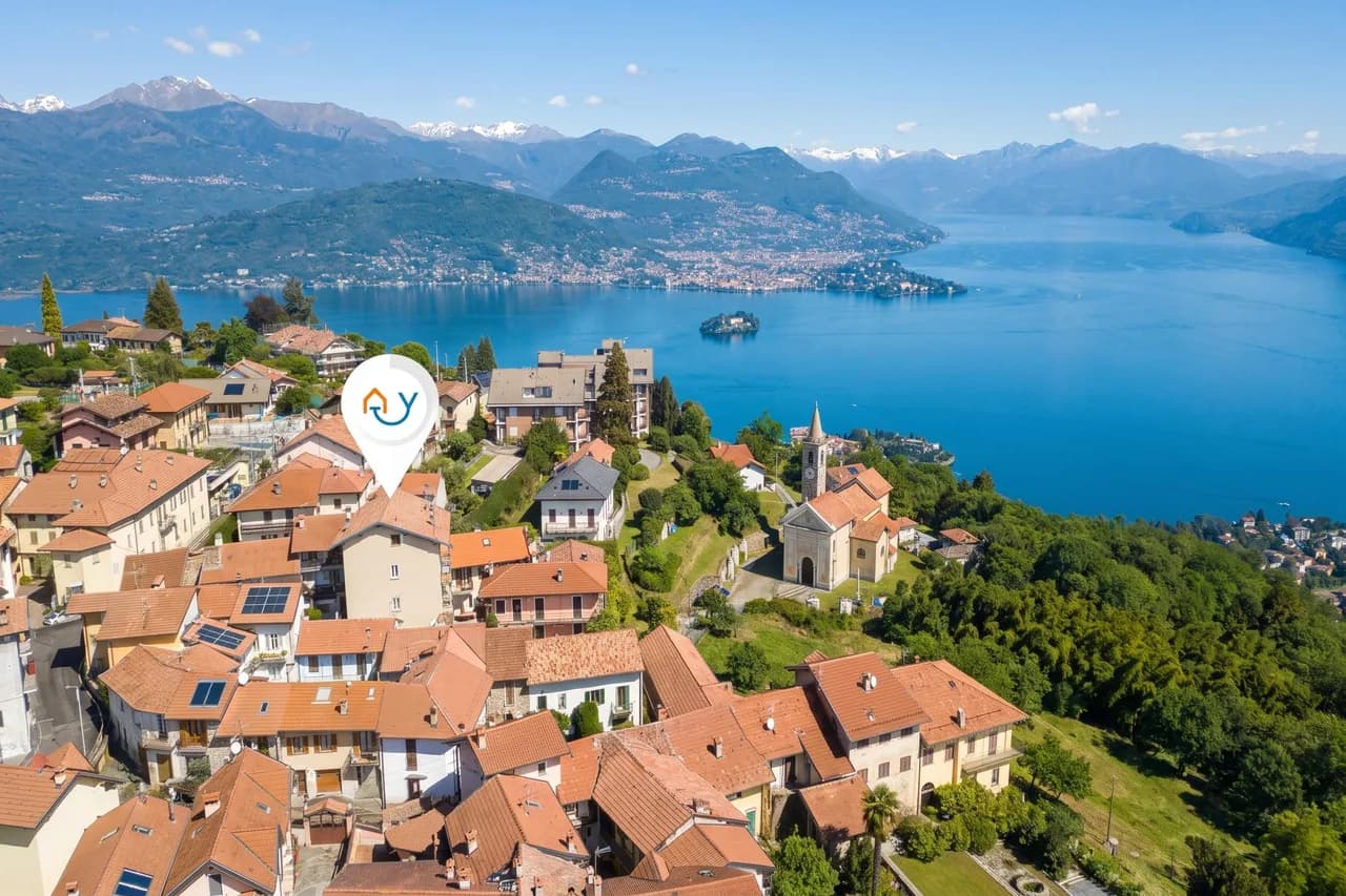 Lake View Balcony Apartment in Stresa, Piedmont, Italy, foto 2
