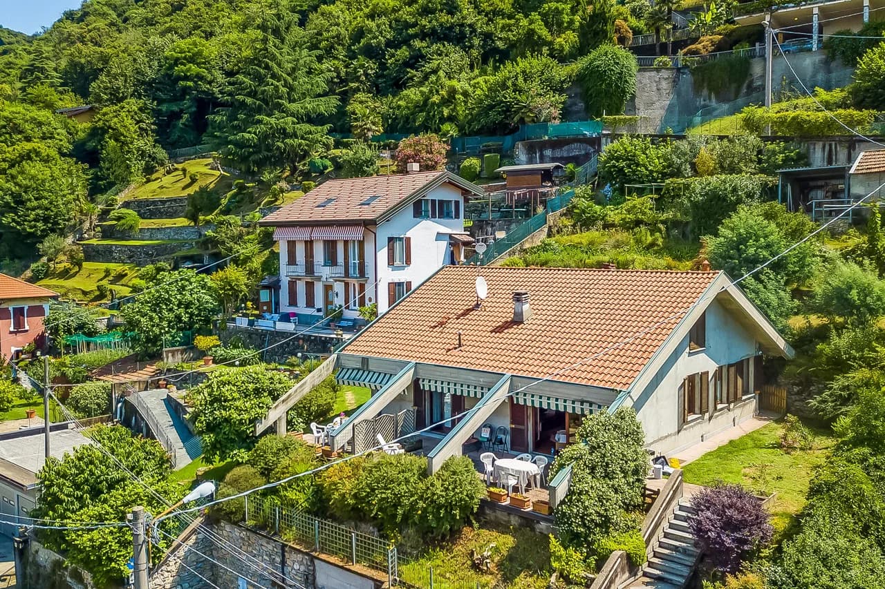 Terrace Lake View Vacation Home in Laveno Mombello