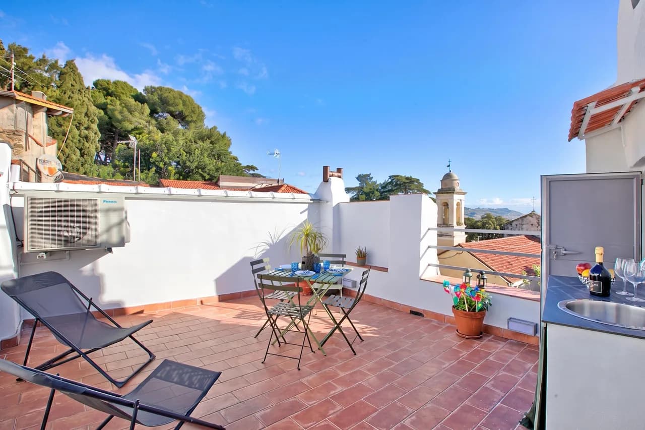 La Torretta Holiday Home with Terrace, Sanremo, foto 4