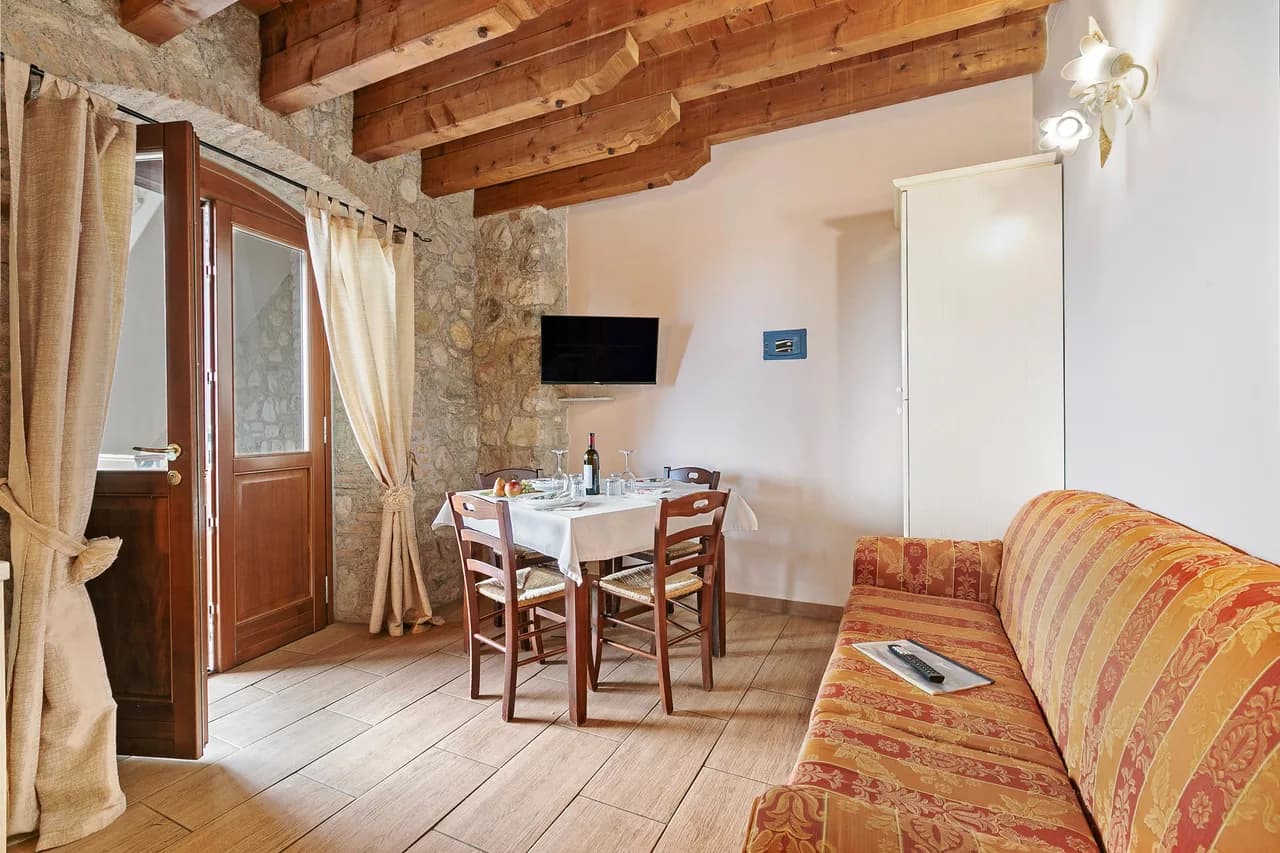 Agriturismo Apartment Garda Heated Pool - Double bed and Bunkbed photo 3