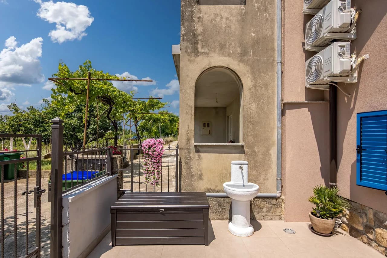 Harmony House Vito With Lovely Terrace photo 4