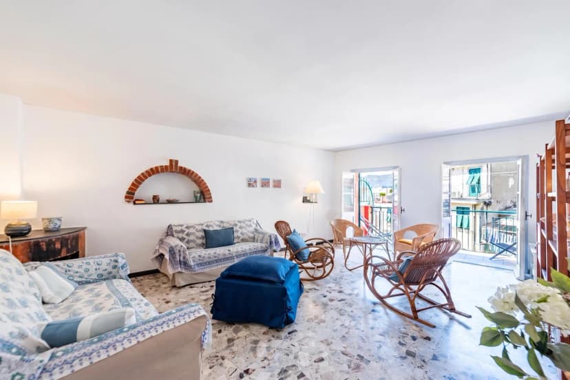Charming Apartment with Balcony In Vernazza