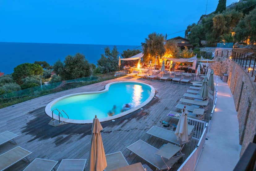 Boutique Pool Apt. Balzi Rossi - Siena