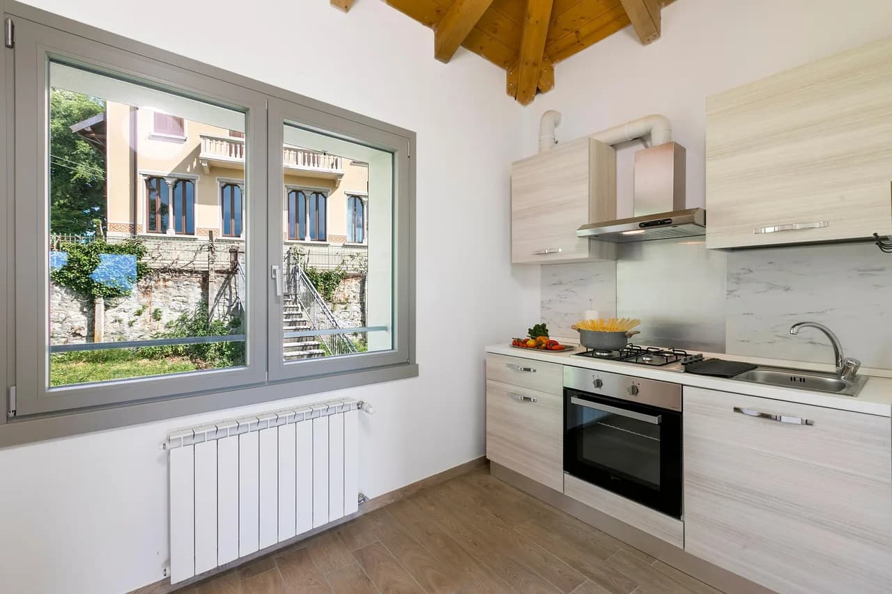 Appartement Viola Retraite au Lac Majeur avec Jardin Privé & Parking, photo 5