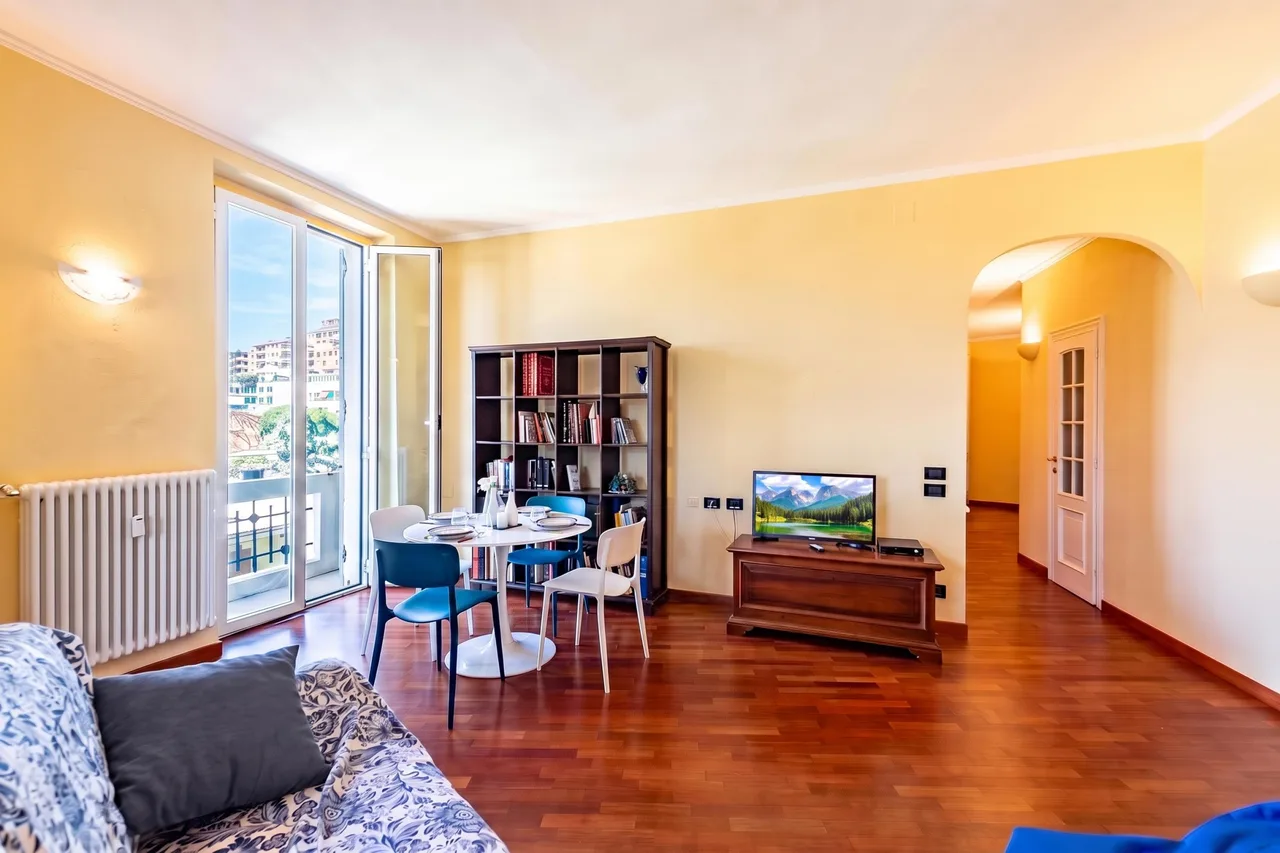 Schönes Apartment mit Balkon Via Nizza, Foto 3