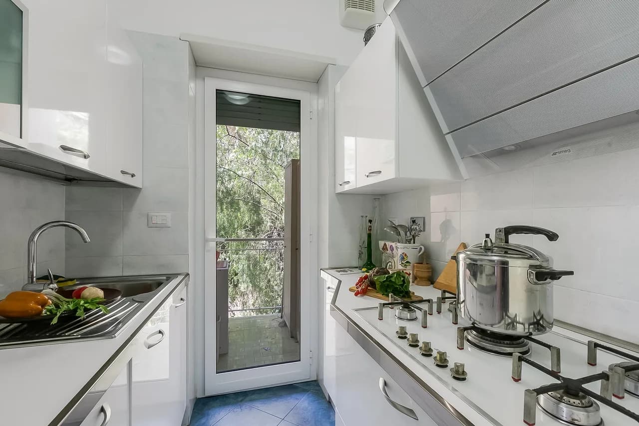 Owl House, Sea-View Terrace Apt in Sanremo photo 5