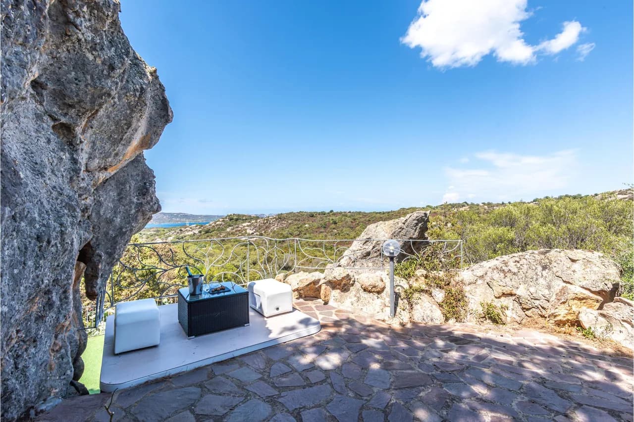 Elegant Villa with Sea View in Arzachena, photo 5
