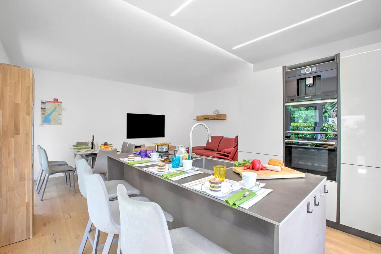 Charming Apartment with Private Garden in Riva del Garda, Foto 3