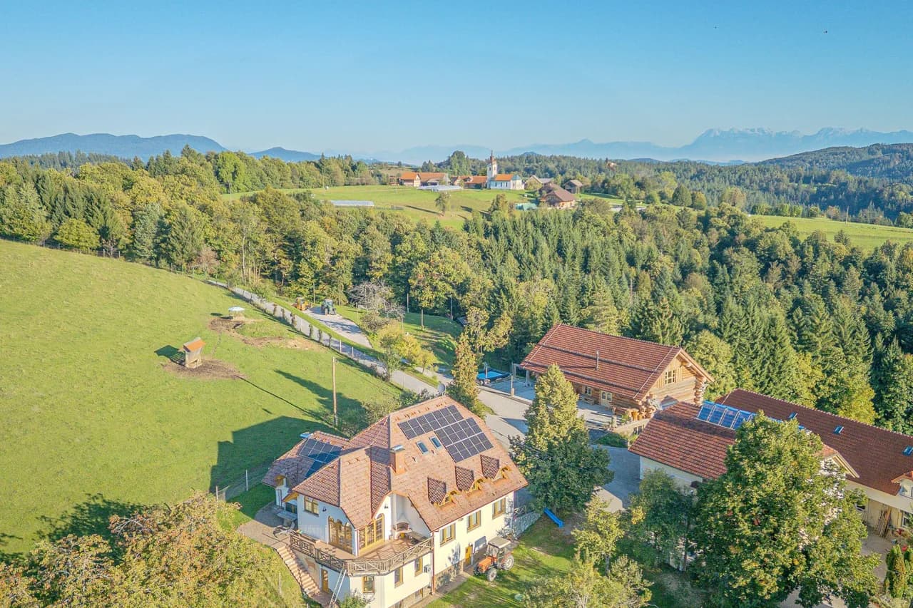 Farm Stay Oblak 1BR Apt Nataša + Shared Sauna photo 2