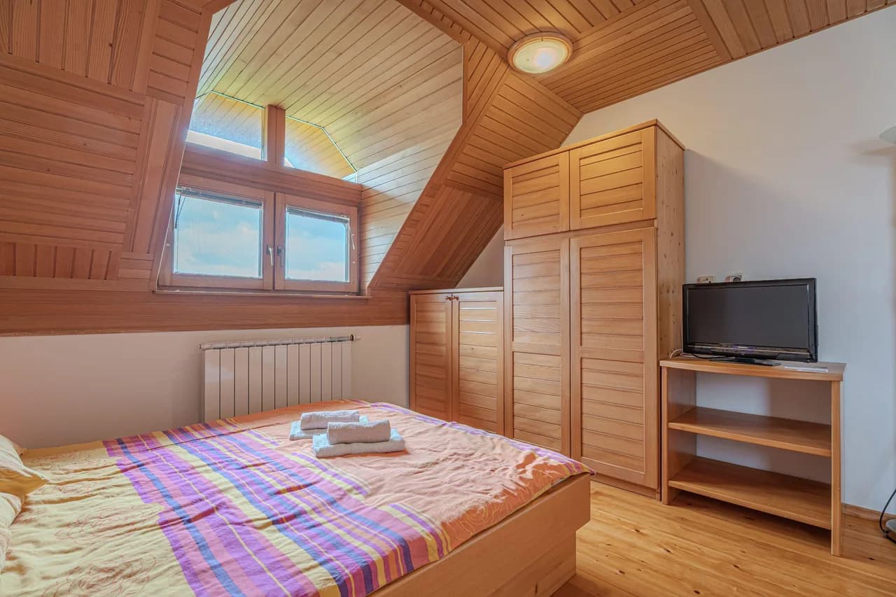 Farm Stay Oblak 1BR Apt Nataša + Shared Sauna photo 5