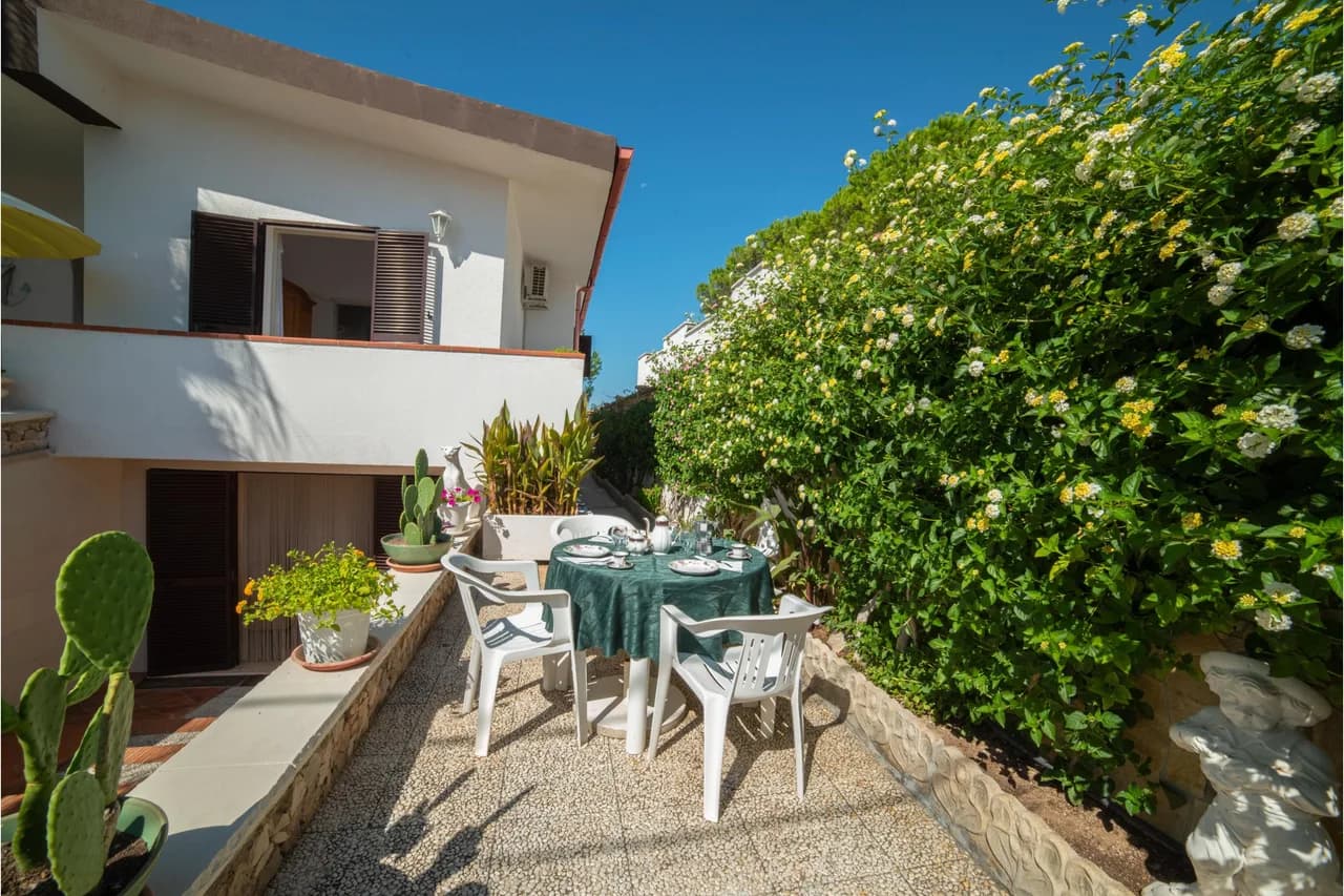 Villa Calò 1 with Garden, 200 meters from Sea photo 2