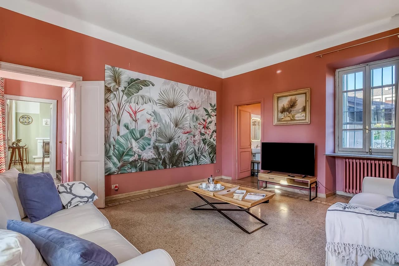 Private Garden Villa in Angera, Lombardy, Italy, foto 3