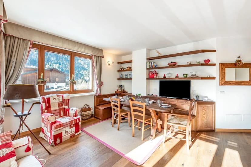 Charming Apartment Close to Cableway