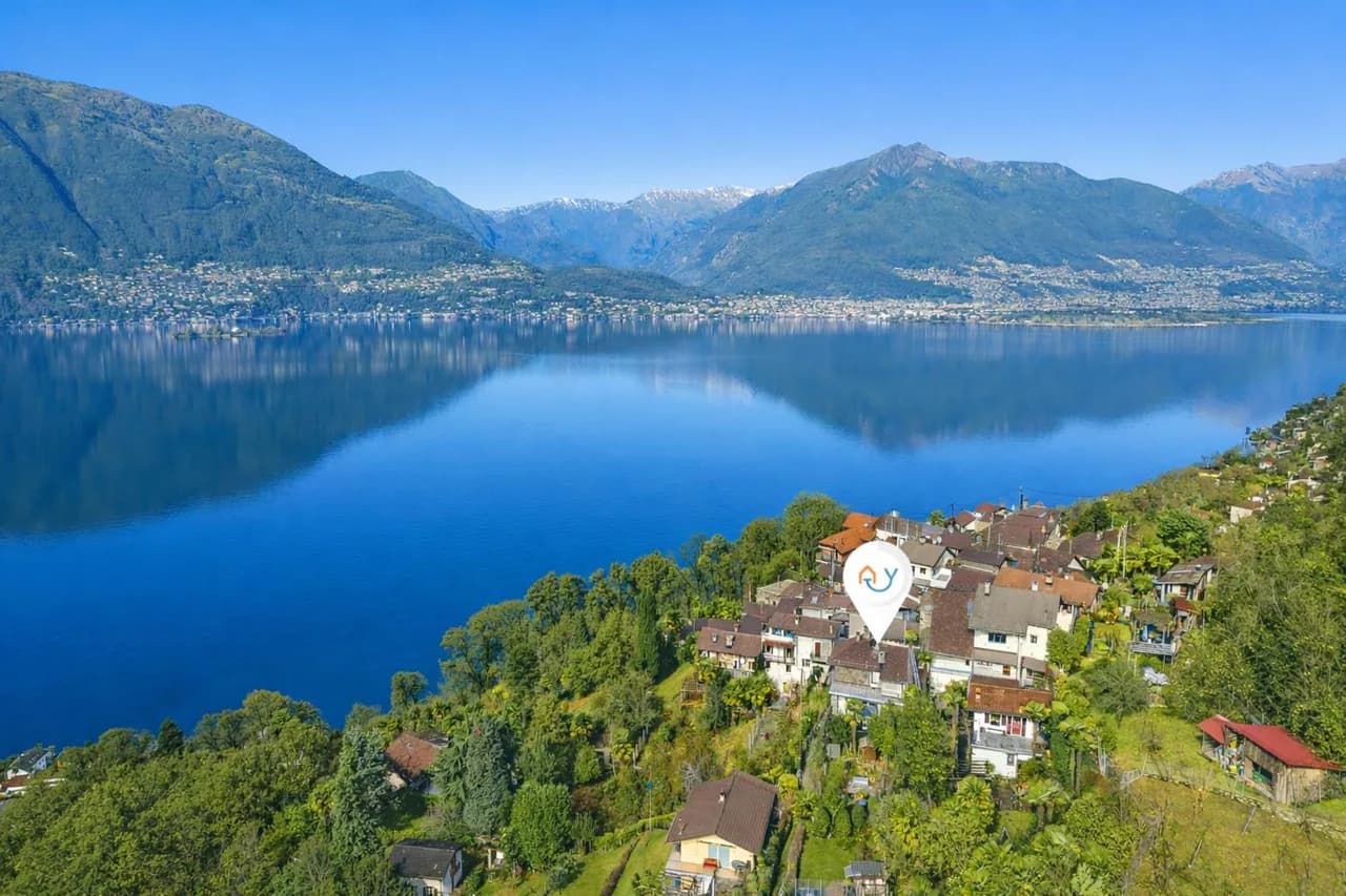Modern Lakeview Apartment in Ticino photo 2
