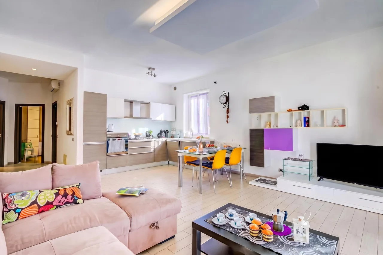 Modern Two-Bedroom Apartment in Laveno Mombello, photo 2