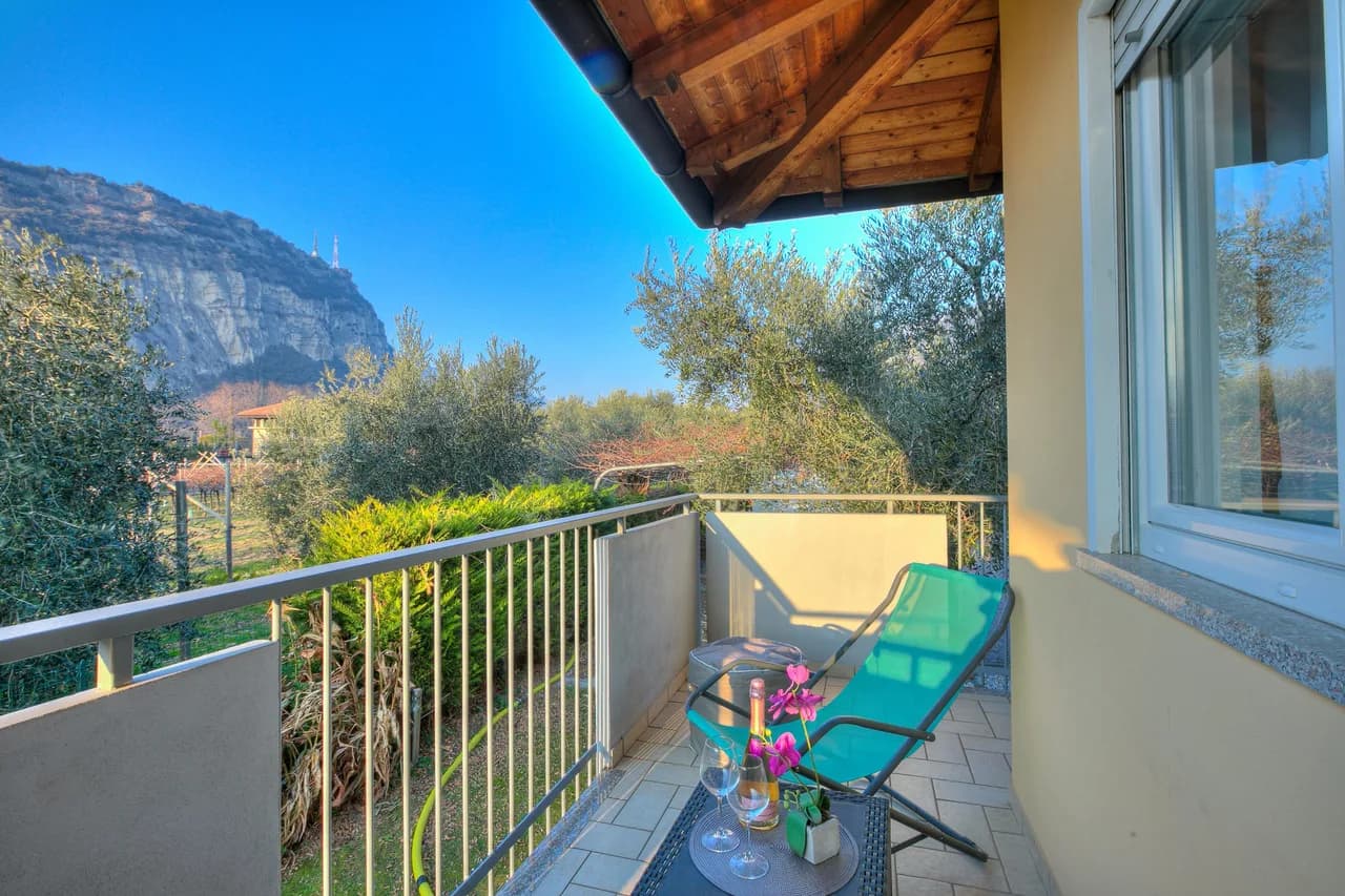 Charming Apartment with Shared Garden in Torbole sul Garda, Foto 3