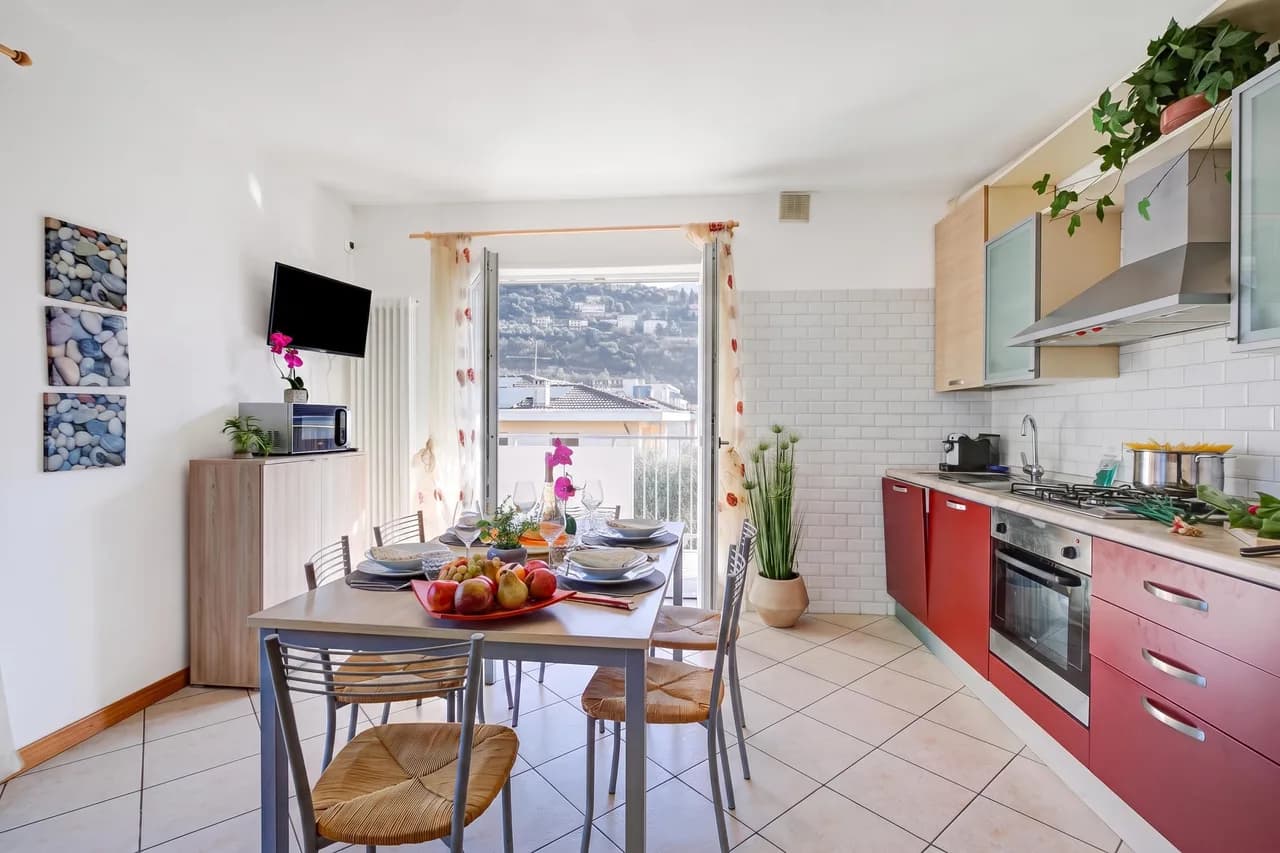 Shared Garden Apartment in Torbole sul Garda, Foto 3