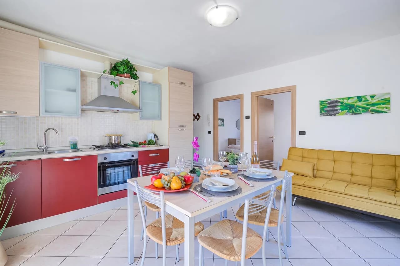 Shared Garden Apartment in Torbole sul Garda, Foto 5