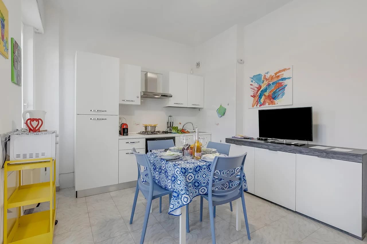 Verdi Loano Beach Apartment with Balcony photo 3