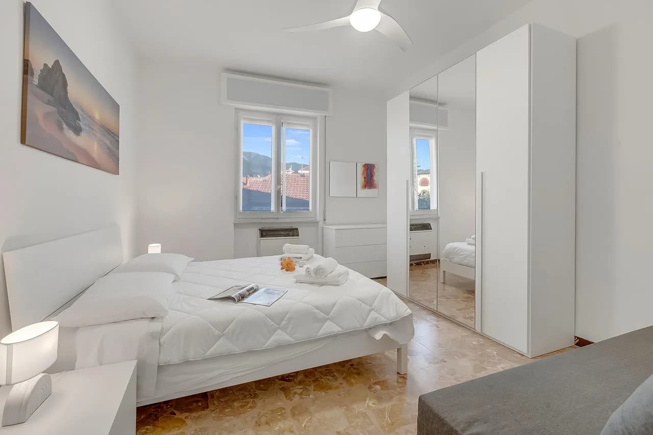 Verdi Loano Beach Apartment with Balcony photo 4
