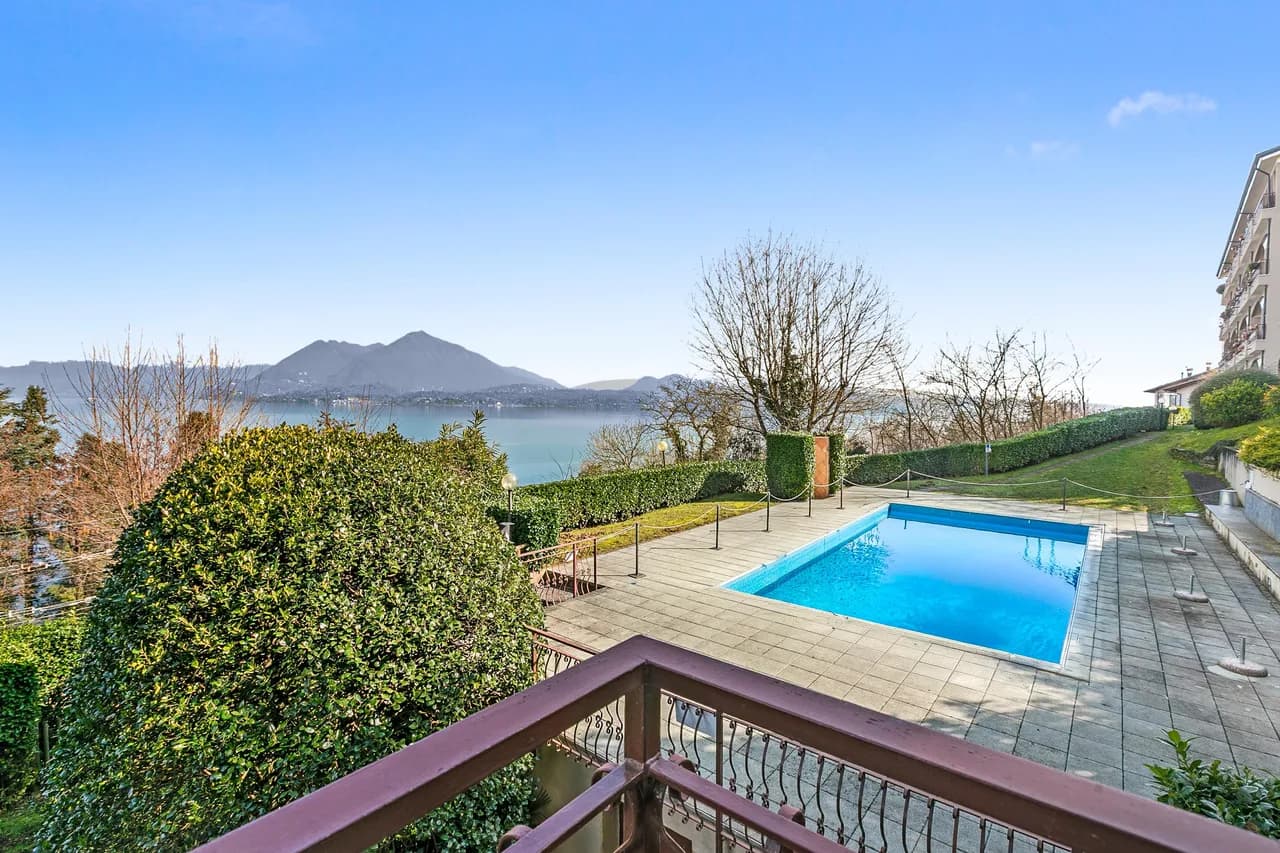 Apartamento con Vista al Lago, Piscina y Terraza en Stresa, foto 3