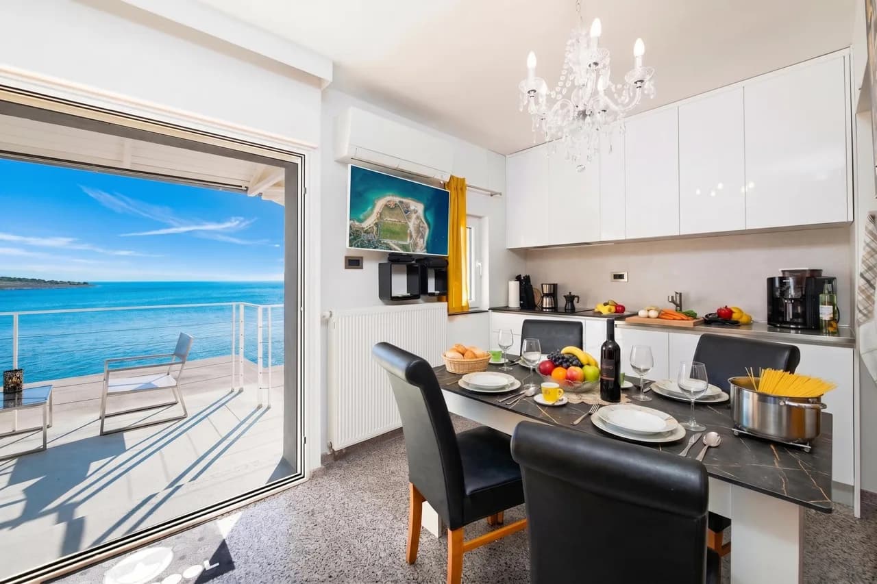 Dream on The Beach - Panoramic Seaview Terrace photo 4