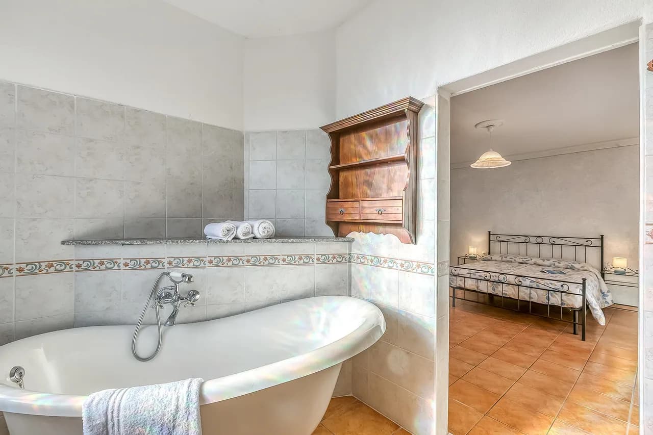 Apartamento Bee: Luino a Orillas del Lago con Comedor Exterior, foto 5