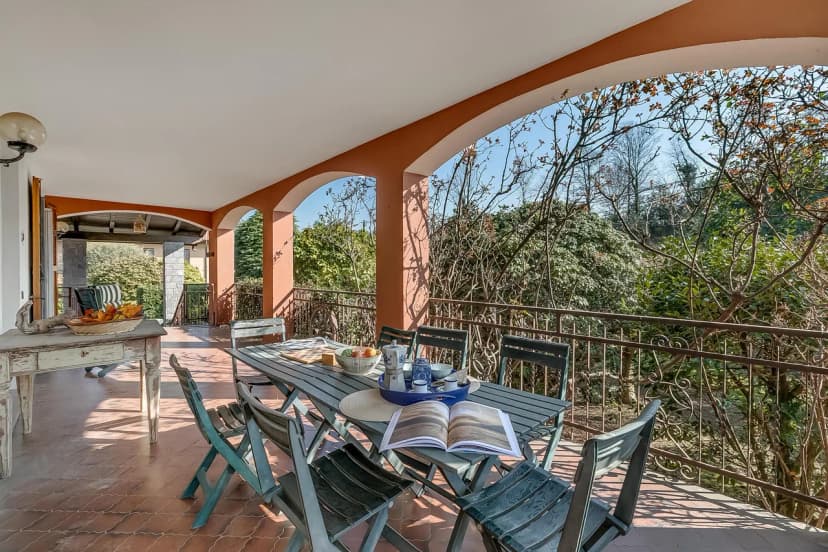 Villa Eva: Leggiuno 5-Bed Villa for Families & Groups (Sleeps 10)