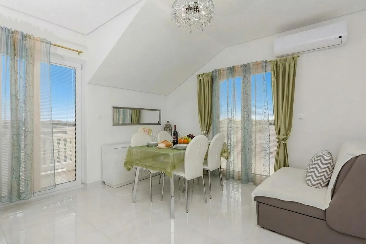 Poolside Apartment in Privlaka, foto 2