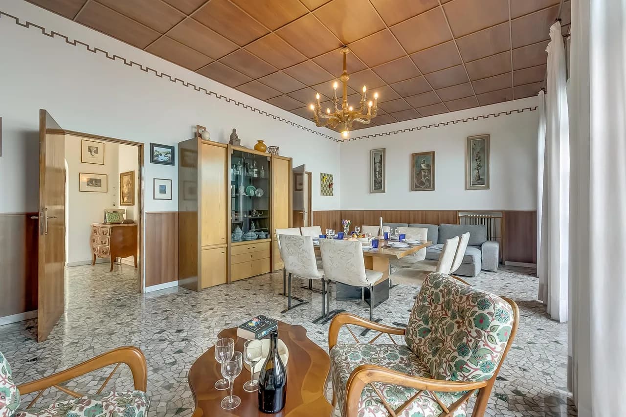 Lakefront Villa with Garden in Laveno Mombello, foto 4
