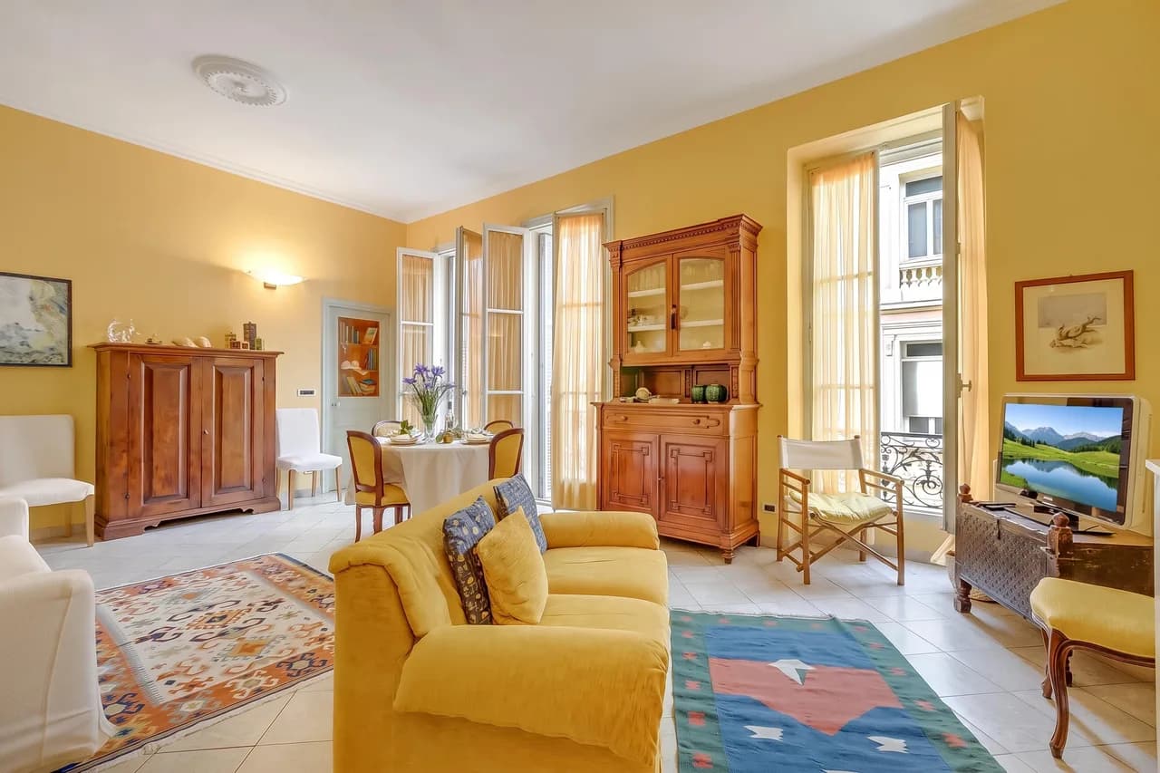 The Menton Townhouse with Balcony photo 4