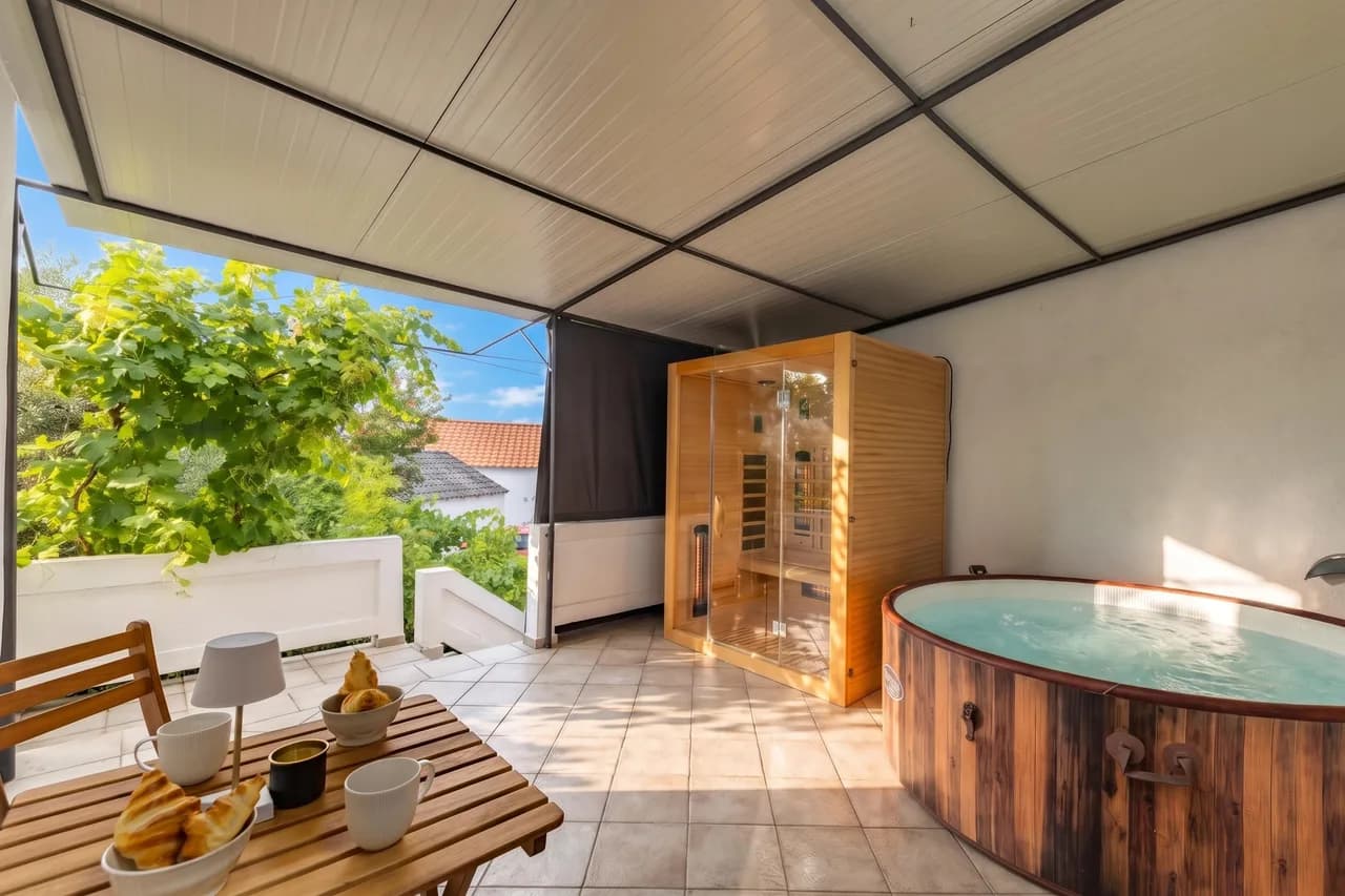 Hidden Hill Lopar With Sauna & Jacuzzi photo 2