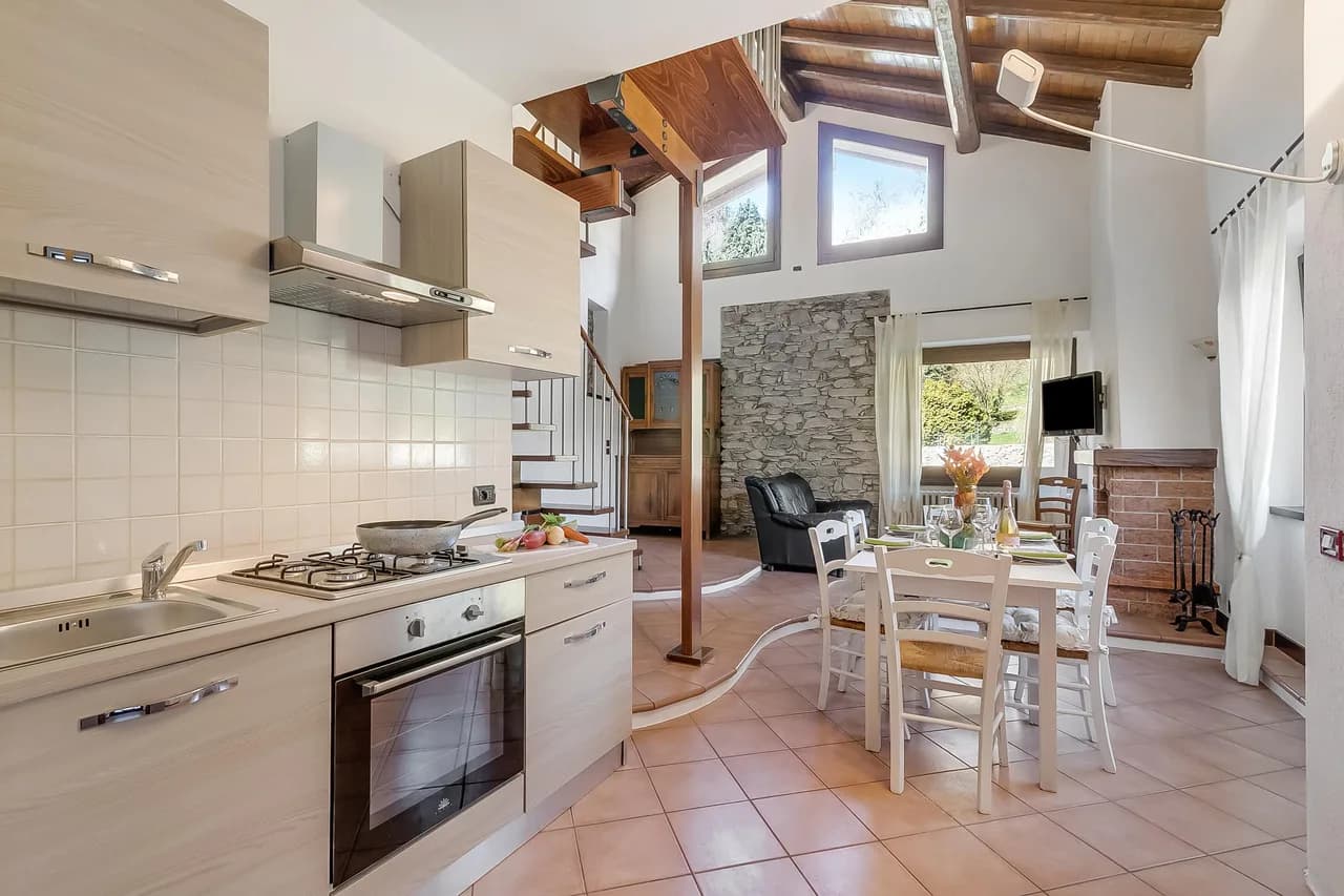 Balcony Apartment in Nebbiuno, Piedmont, Italy, photo 4